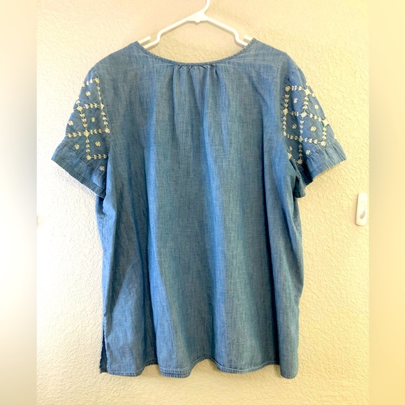 Old Navy Denim Blue Short Sleeve Tunic Shirt - Picture 2 of 3